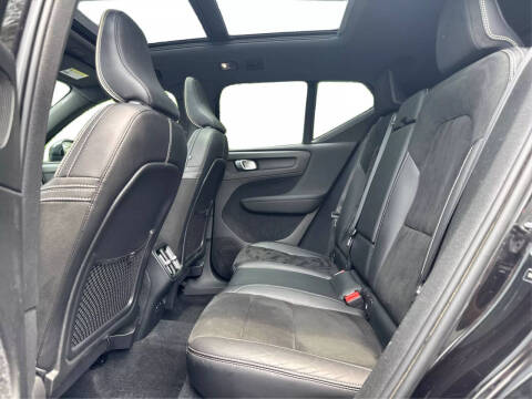 2021 Volvo XC40 T5 R-Design