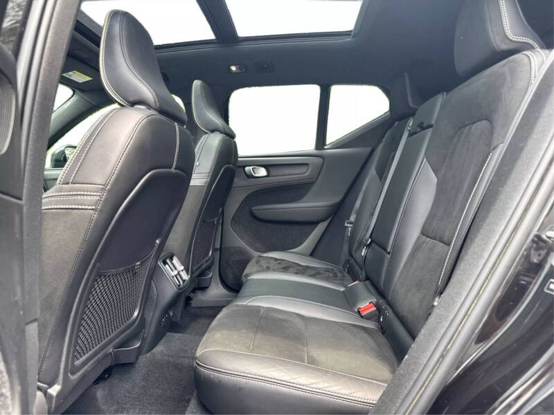 2021 Volvo XC40 T5 R-Design