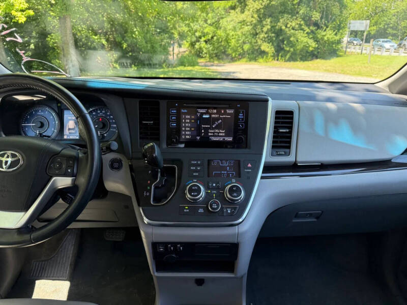 2015 Toyota Sienna
