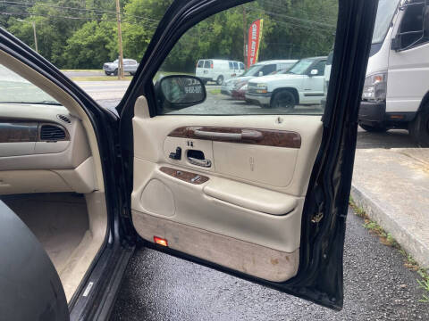 2001 Lincoln Town Car Signature