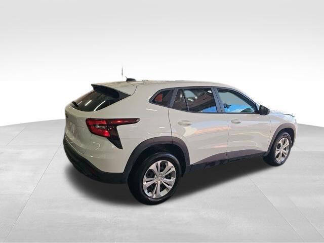 2025 Chevrolet Trax LS