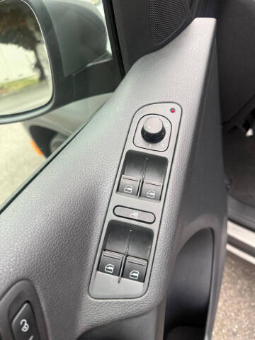 2011 Volkswagen Tiguan S 4Motion