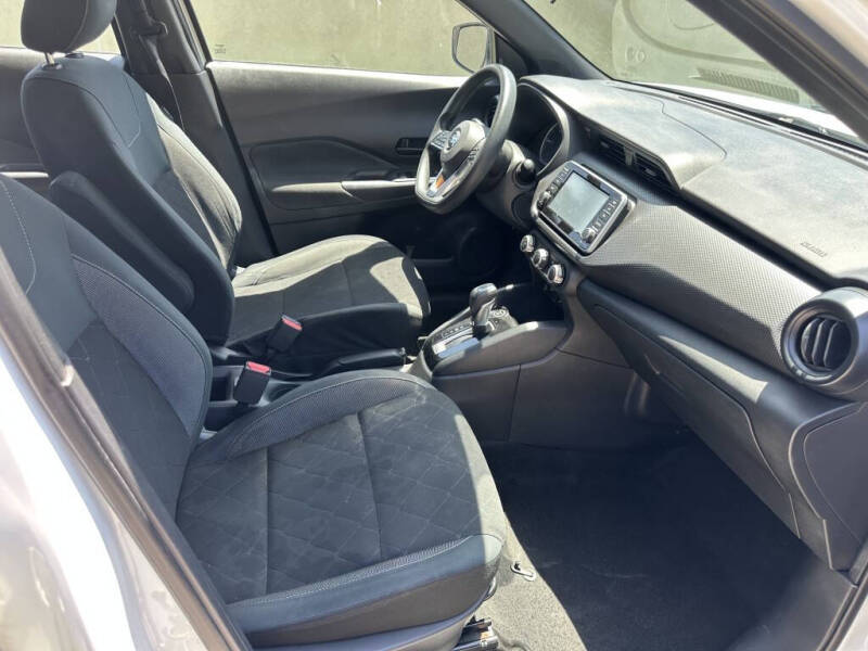2020 Nissan Kicks S