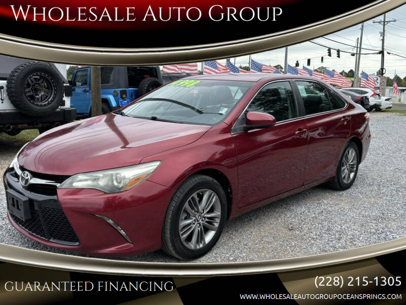 2015 Toyota Camry SE's photo