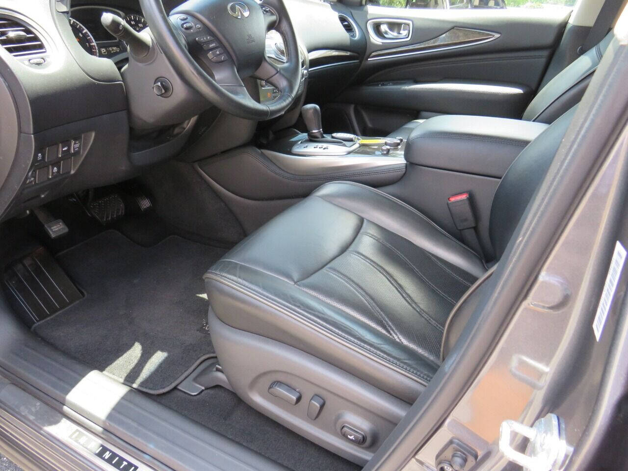 2015 INFINITI QX60 for sale at Colbert's Auto Outlet in Hickory, NC