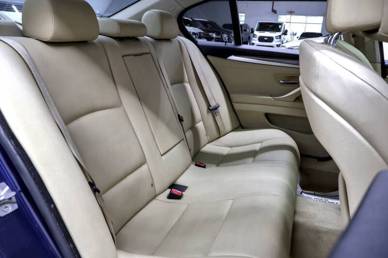 2011 BMW 5 Series 528i