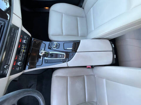 2011 BMW 5 Series 528i