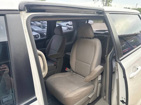 2020 Kia Sedona L