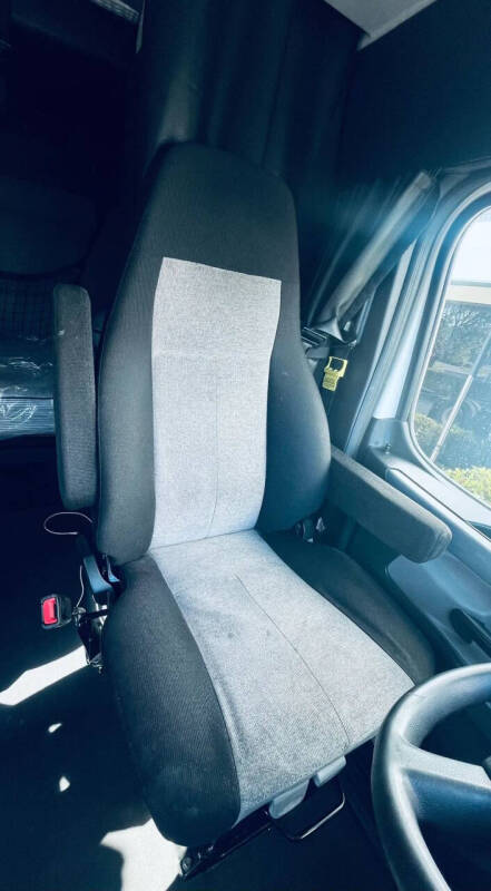 2021 Freightliner Cascadia