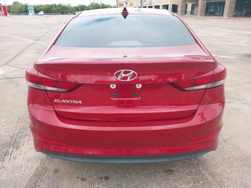 2018 Hyundai Elantra Value Edition photo 3