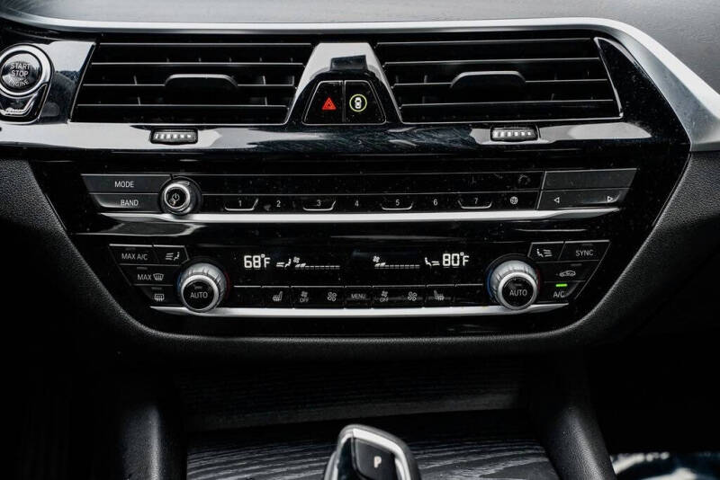 2022 BMW 5 Series 530i