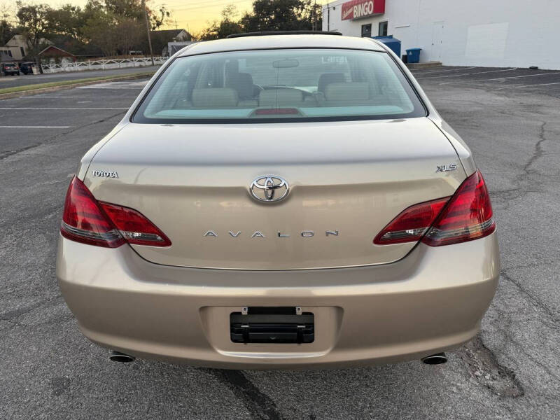2008 Toyota Avalon XLS