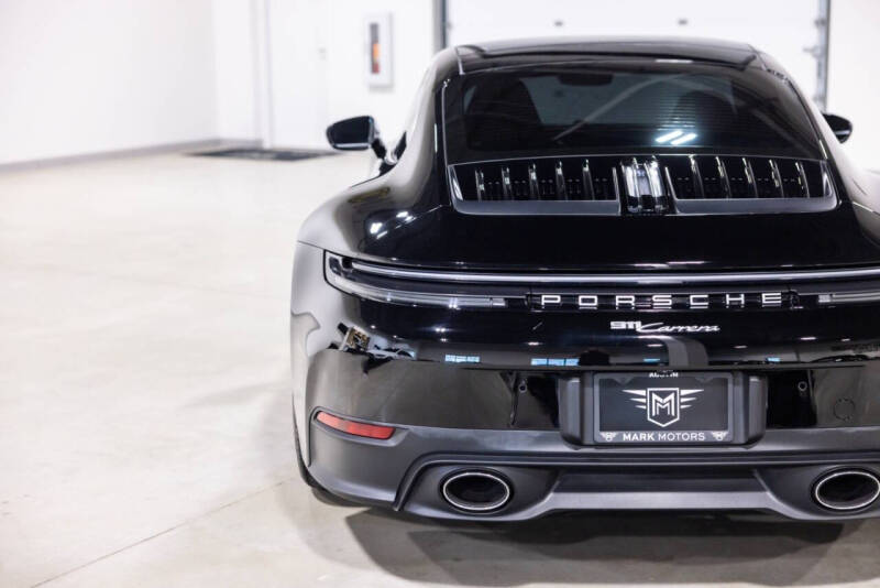 2025 Porsche 911 Carrera