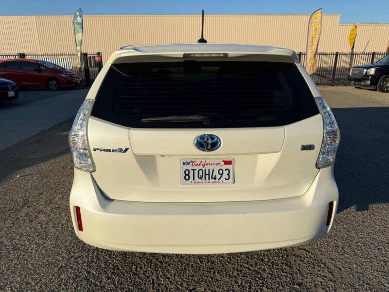 2012 Toyota Prius v