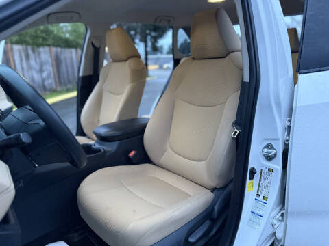 2022 Toyota RAV4 Hybrid LE