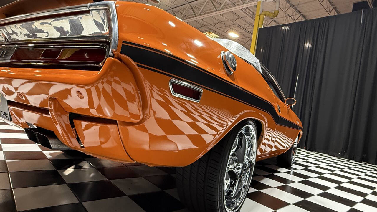 1970 Dodge Challenger 21