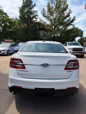 2018 Ford Taurus SE