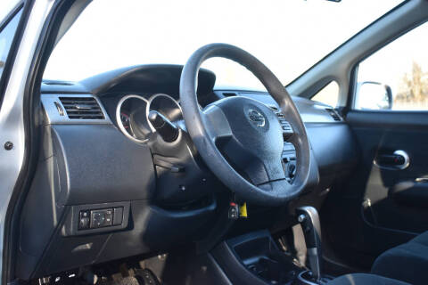 2011 Nissan Versa 1.8 S