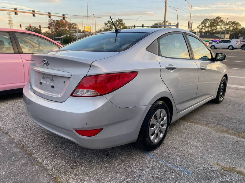 2017 Hyundai Accent SE