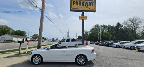 2009 Volvo C70 for sale at Parkway Motors in Springfield IL