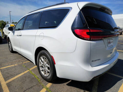2022 Chrysler Pacifica Touring L