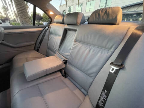 2004 BMW 3 Series 325xi