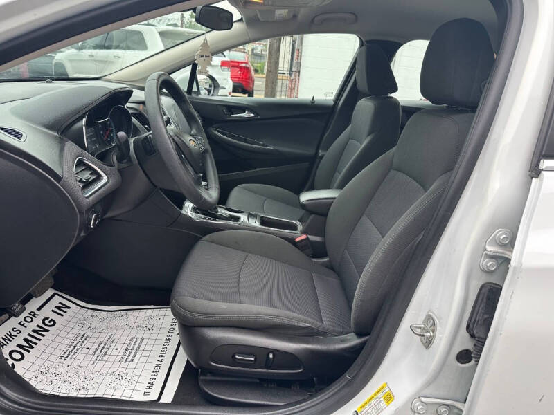 2017 Chevrolet Cruze LT Auto