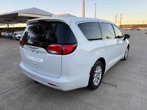 2017 Chrysler Pacifica LX