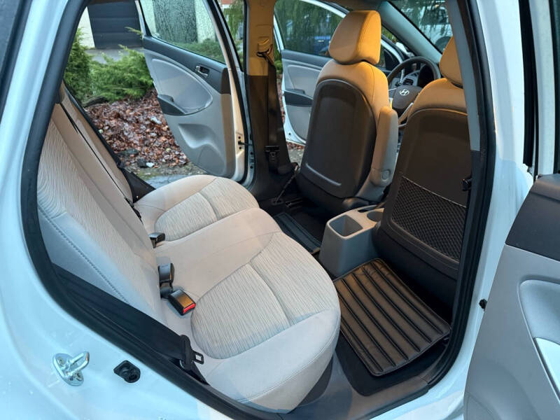 2017 Hyundai Accent SE