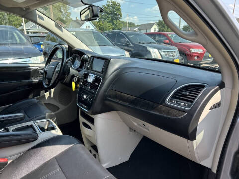 2014 Chrysler Town and Country Touring