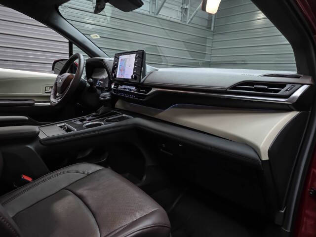 2024 Toyota Sienna Platinum 7-Passenger