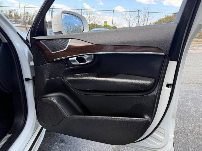 2019 Volvo XC90 T5 Momentum