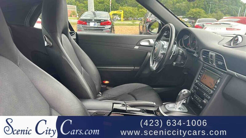 2012 Porsche 911 Carrera 4