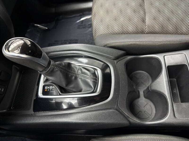 2017 Nissan Rogue Sport SV