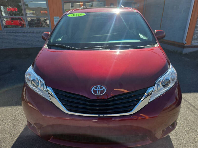 2015 Toyota Sienna XLE Premium 7-Passenger