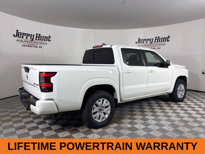 2024 Nissan Frontier SV