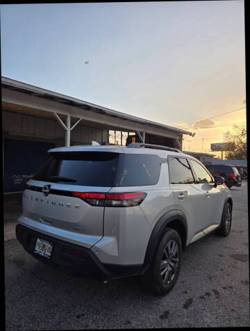 2025 Nissan Pathfinder SV