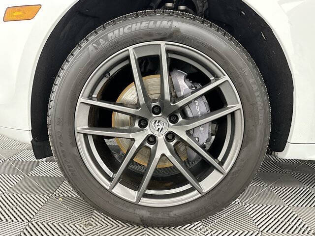 2023 Porsche Macan T