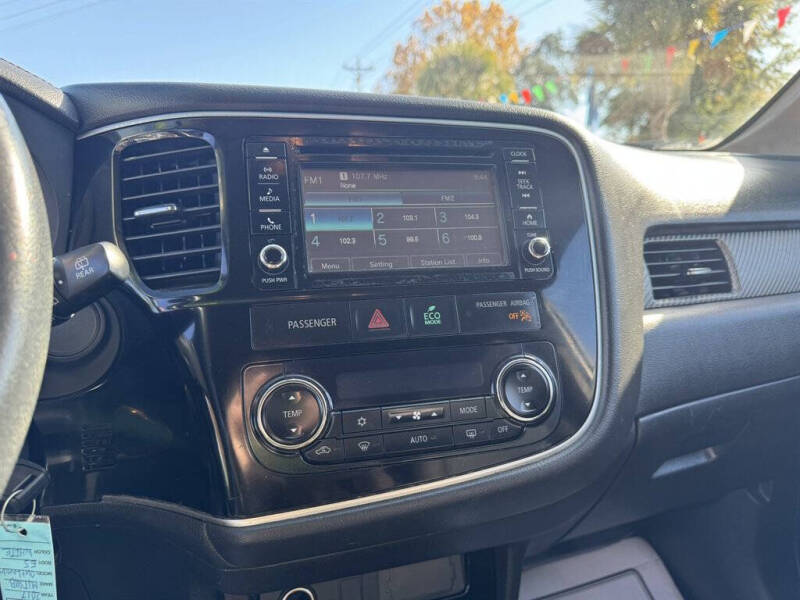 2017 Mitsubishi Outlander ES