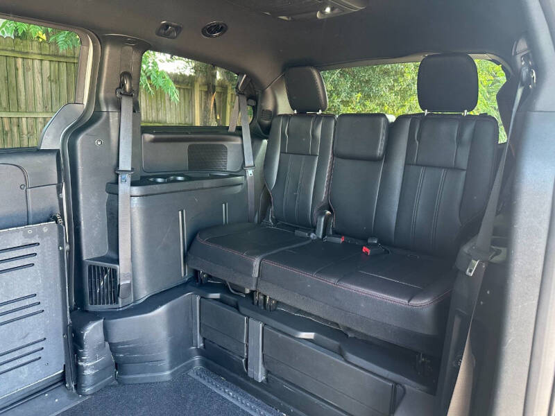 2014 Dodge Grand Caravan R/T