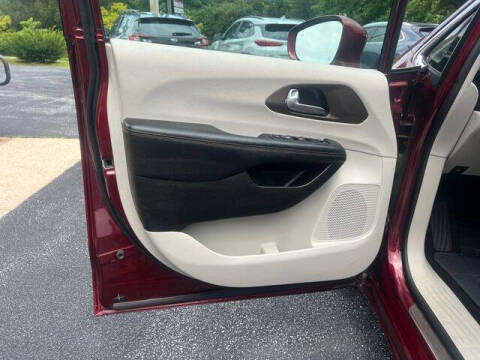 2017 Chrysler Pacifica Touring-L Plus