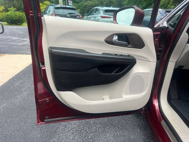 2017 Chrysler Pacifica Touring-L Plus