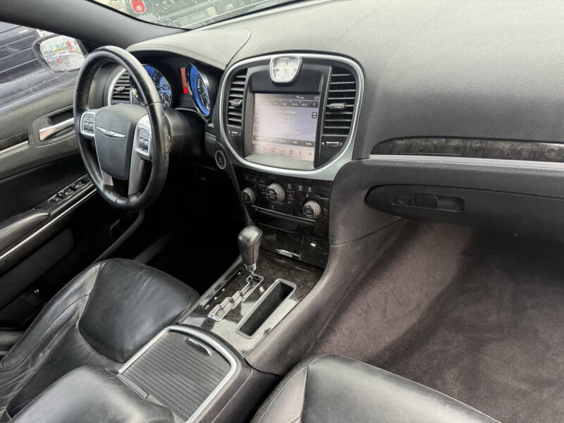 2011 Chrysler 300 Limited