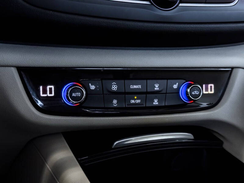 2019 Buick Regal Sportback Essence