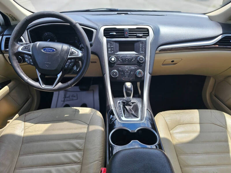 2014 Ford Fusion SE
