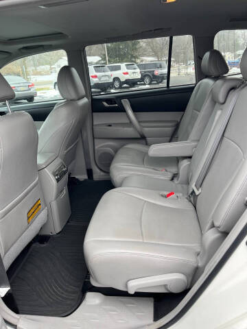 2013 Toyota Highlander SE