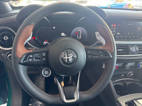 2025 Alfa Romeo Stelvio Intensa