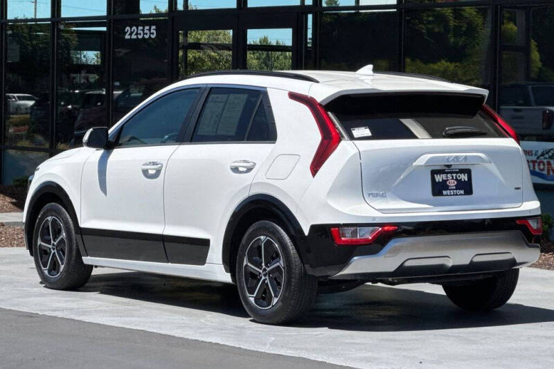 2025 Kia Niro SX
