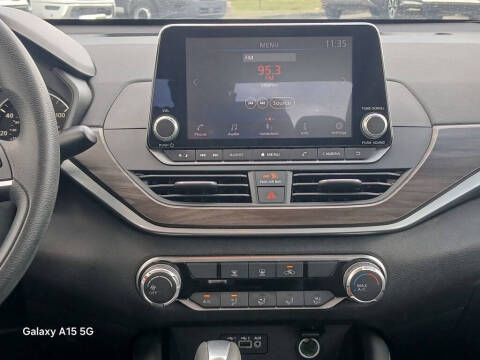 2023 Nissan Altima 2.5 SV