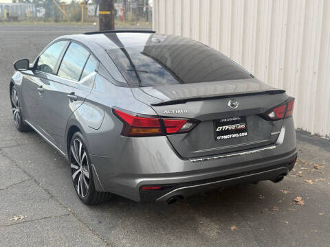 2021 Nissan Altima 2.0 SR